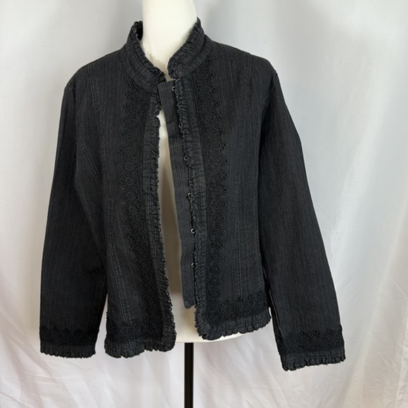 Simon Chang Black Embroidered Lace Detail Denim Jacket - Picture 2 of 14